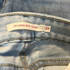Levi's 721 Womens size 28 High Rise Skinny Jeans.Like new only wore once
